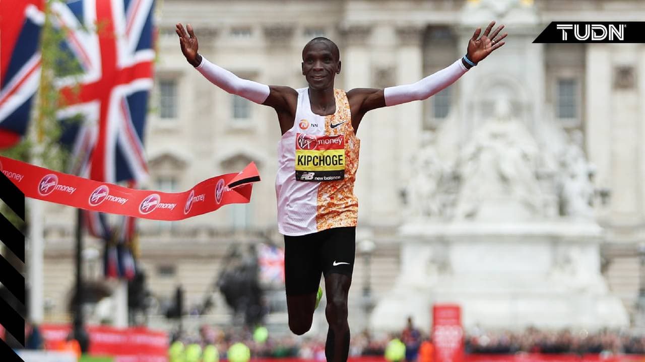 Kipchoge corre maratón en menos de dos horas y hace historia