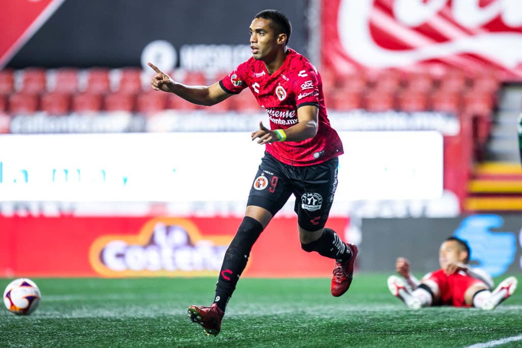 Antes de que se cumpliera la primera media hora de juego ya había goleada en la frontera. Mauro Manotas (13’), Fidel Martínez (21’) y Miguel Sansores (24’) tenían sobre las cuerdas a los Diablos. Alexis Canelo (37’) descontaba por los visitantes y Miguel Barbieri (53’) encendía las esperanzas. Tijuana visitará a San Luis y Toluca recibirá a Mazatlán en la J5.