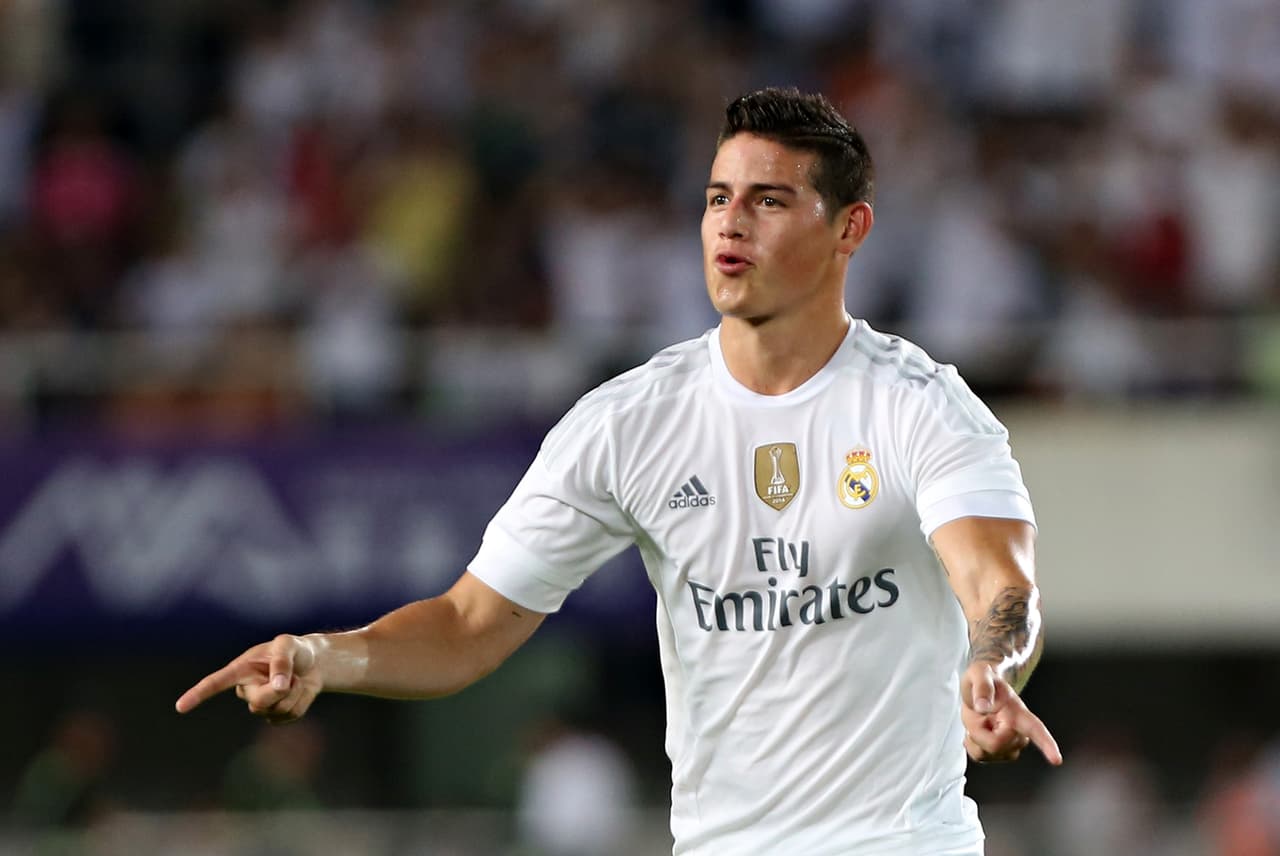 10 James Rodríguez, Real Madrid: El otro gran fichaje merengue en la campaña anterior donde cayó con el pie derecho y mostró apenas un poco del enorme talento que lo caracteriza. James es un jugador diferente, que cambia de ritmo, proyecta, asiste y dispara a portería con gran facilidad.