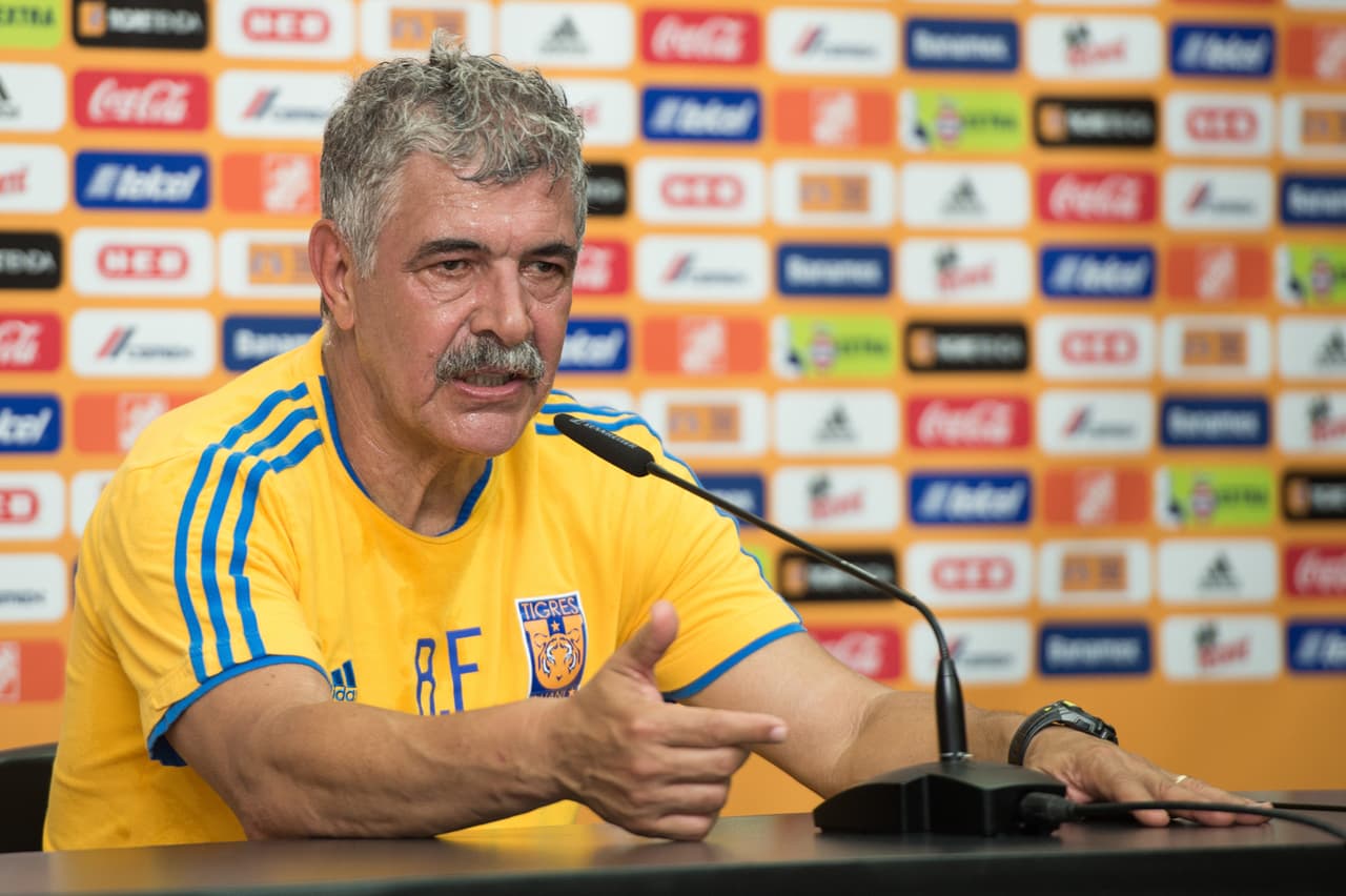 Ricardo 'Tuca' Ferretti se disculpó por insultos a responsable de choque