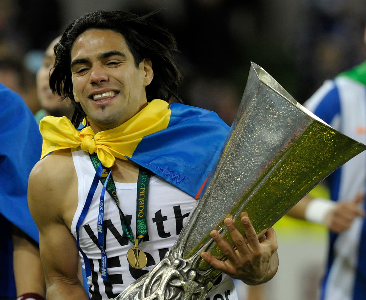 Alcanzando también la gloria europea al ser campeón de la Europa League por primera vez en el 2011, siendo el máximo goleador del torneo con 17 anotaciones.