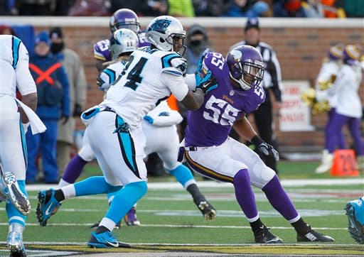 Barr exhibe cualidades de cambio de juego, primer paso veloz y un gran físico. El jugador podría emerger como un artista en capturas con el que Zimmer ha soñado, la pieza central de su defensa central (AP-NFL).