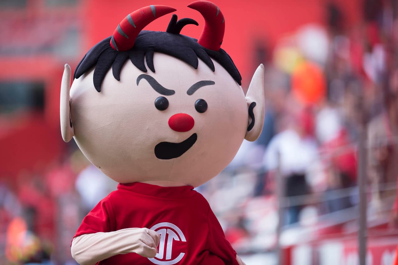 Los 'Diablos Rojos' entendieron en el descanso su obligación como local y asumieron la necesidad de atacar a un equipo en inferioridad numérica.