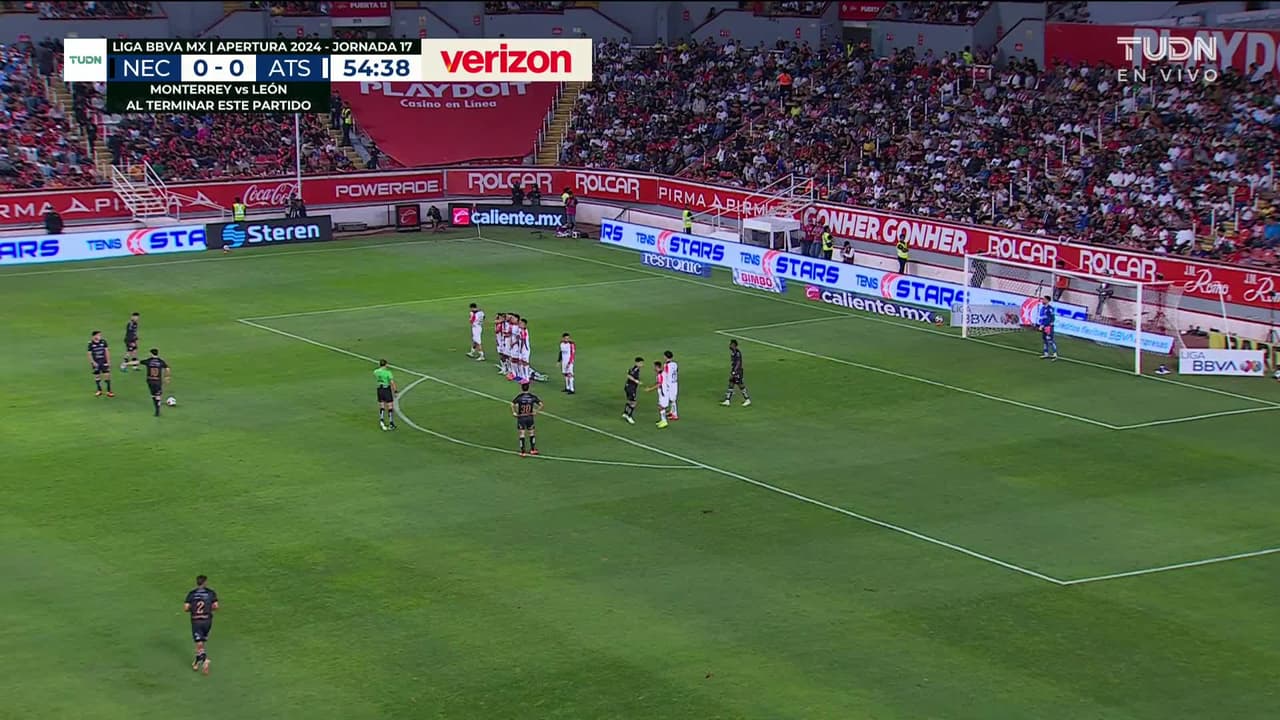 ¡TIRO ATAJADO! disparo por José Paradela.