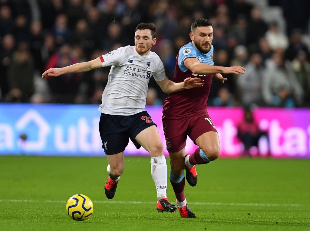 Con goles de Mohamed Salah y Oxlade-Chamberlain, Liverpool gana y llega a 70 puntos en la Premier League.