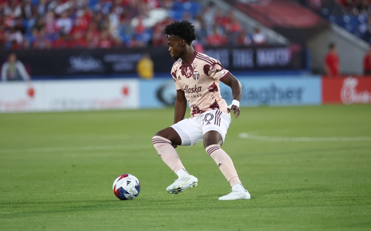 Mediocampista - SANTIAGO MORENO (Portland Timbers)