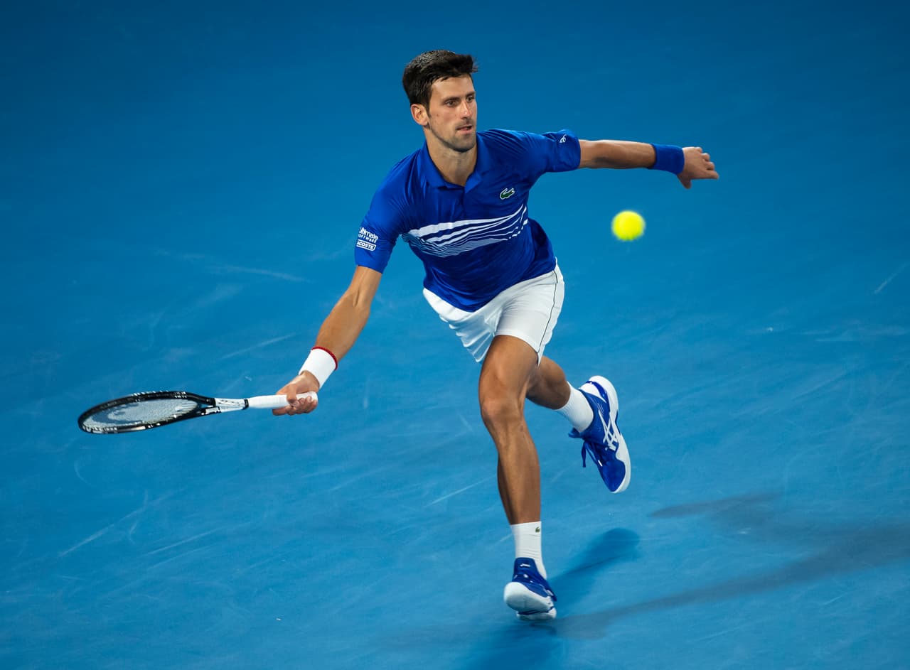 Djokovic no tuvo una sola doble falta, ganó el 84% de los puntos con su primer servicio, el 87% con el segundo, quebró el servicio en siete oportunidades, consiguió seis
<i>aces, </i>entre otros.