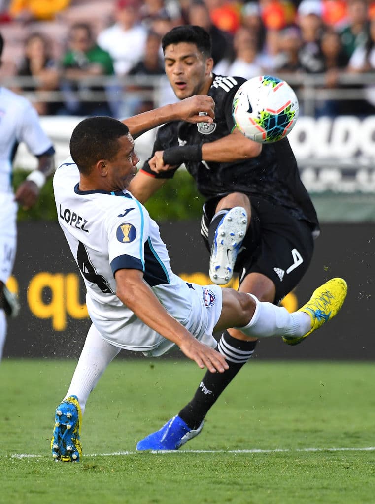 López no estuvo presente en el duelo de Cuba ante Martinica, ni en la banca. Es un severo golpe para Raúl Mederos, entrenador del equipo cubano, ya que ha sido un jugador referencia dentro de la oncena de la isla.
