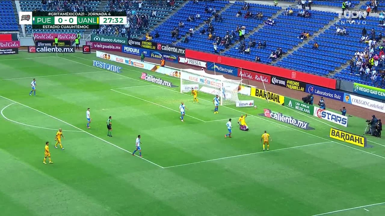 ¡TIRO ATAJADO! disparo por Carlos González.