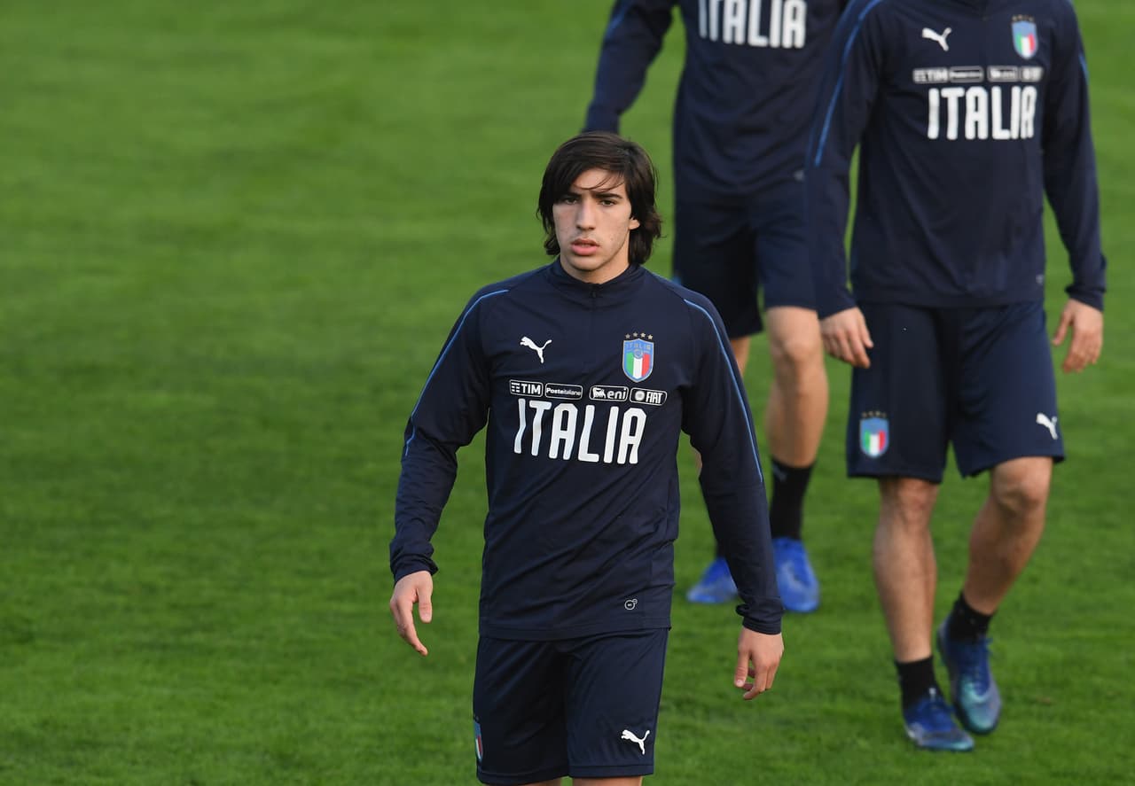 Tanto po su aspecto físico como por su juego, a Sandro Tonali (Brescia) ya lo llaman el 'nuevo Pirlo' en Italia. Inter y Juventus lo buscan.
