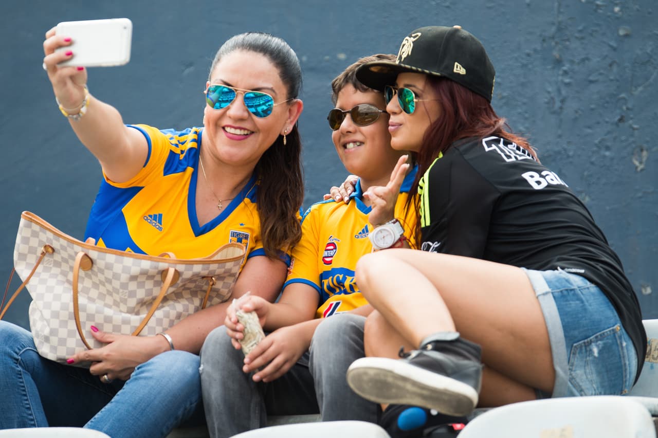 El colorido de la afición en la Jornada 5