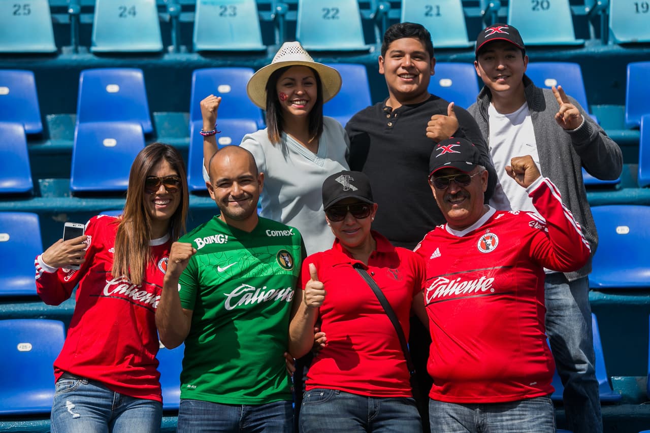 El colorido de la afición en la Jornada 5