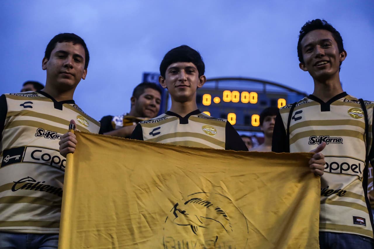 El colorido de la afición en la Jornada 5