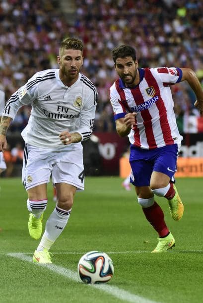 Al contragolpe el Atlético de Madrid tuvo varias oportunidades de ampliar la ventaja. Raúl García fue un dolor de cabeza para la defensa del Real.