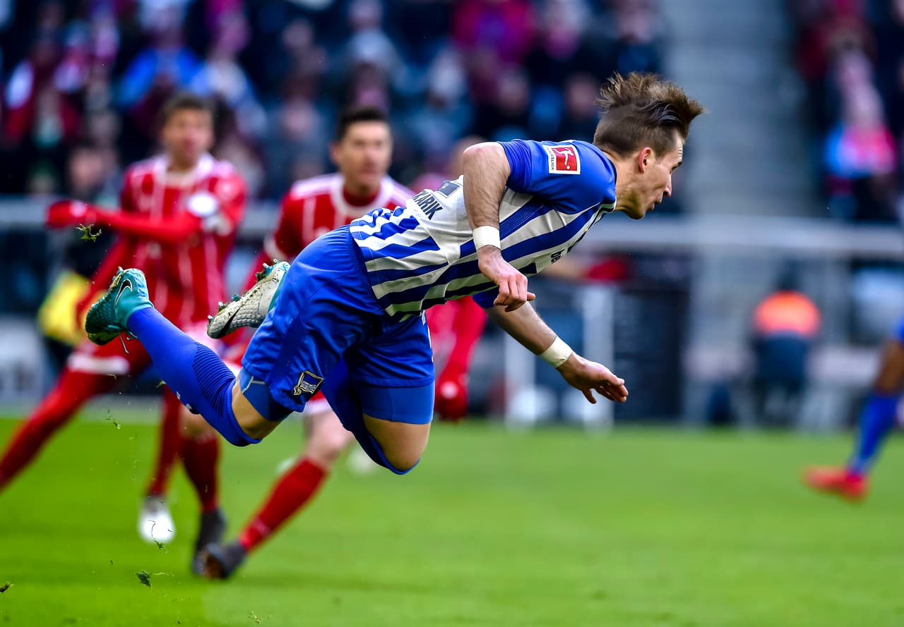 Sin mayor claridad ofensiva, Hertha Berlín logró la proeza de llevarse un punto de Allianz Arena.