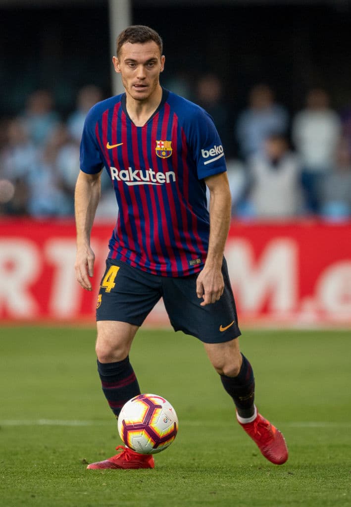 Thomas Vermaelen se hospeda en el mismo hotel que el Barça en Kobe. El internacional belga, de 34 años, acabó contrato con el club azulgrana el pasado 30 de junio y ha viajado a Japón para cerrar un acuerdo con el Vissel Kobe.
<br>