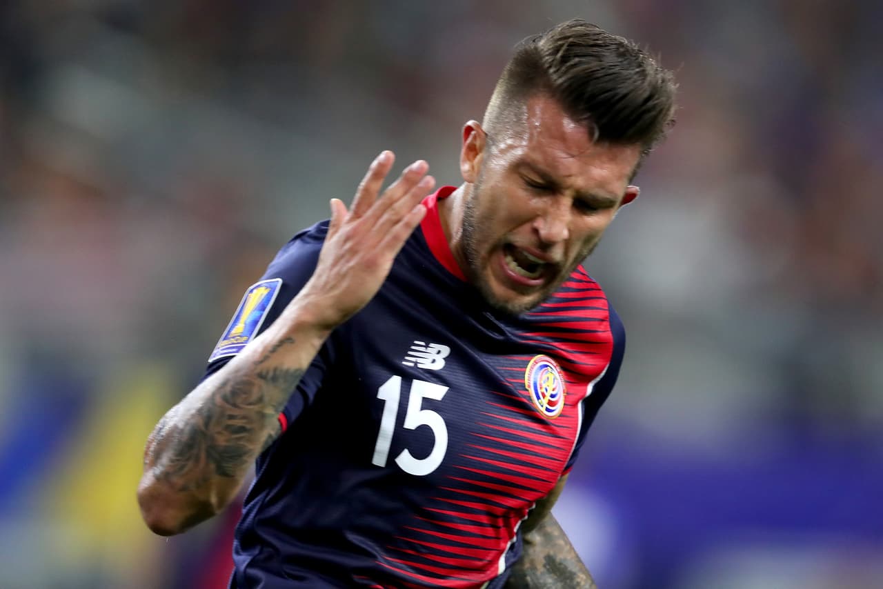 A pesar del dominio norteamericano, el gol tardó en llegar. Los primeros 45 minutos terminaron sin cambios en el marcador.