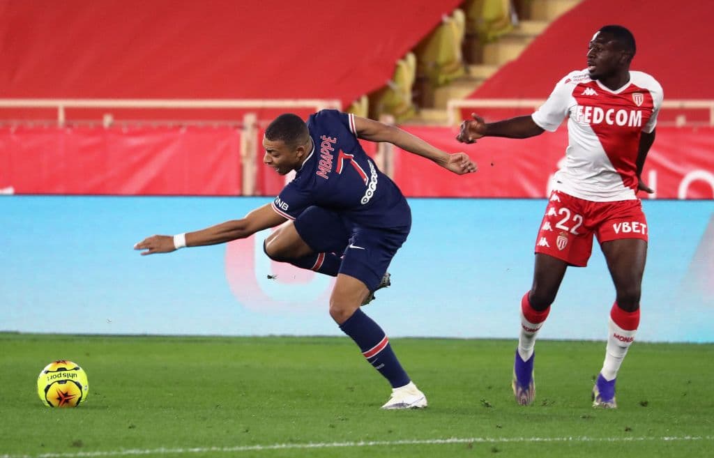 Kylian Mbappé (25’, 37’) puso al frente a los de Tuchel con doblete. Kevin Volland (52’, 65’) también marcó doblete para emparejar el cotejo. A los 84’ apareció Cesc Fàbregas para quedarse con el triunfo en el Estadio Luis II.