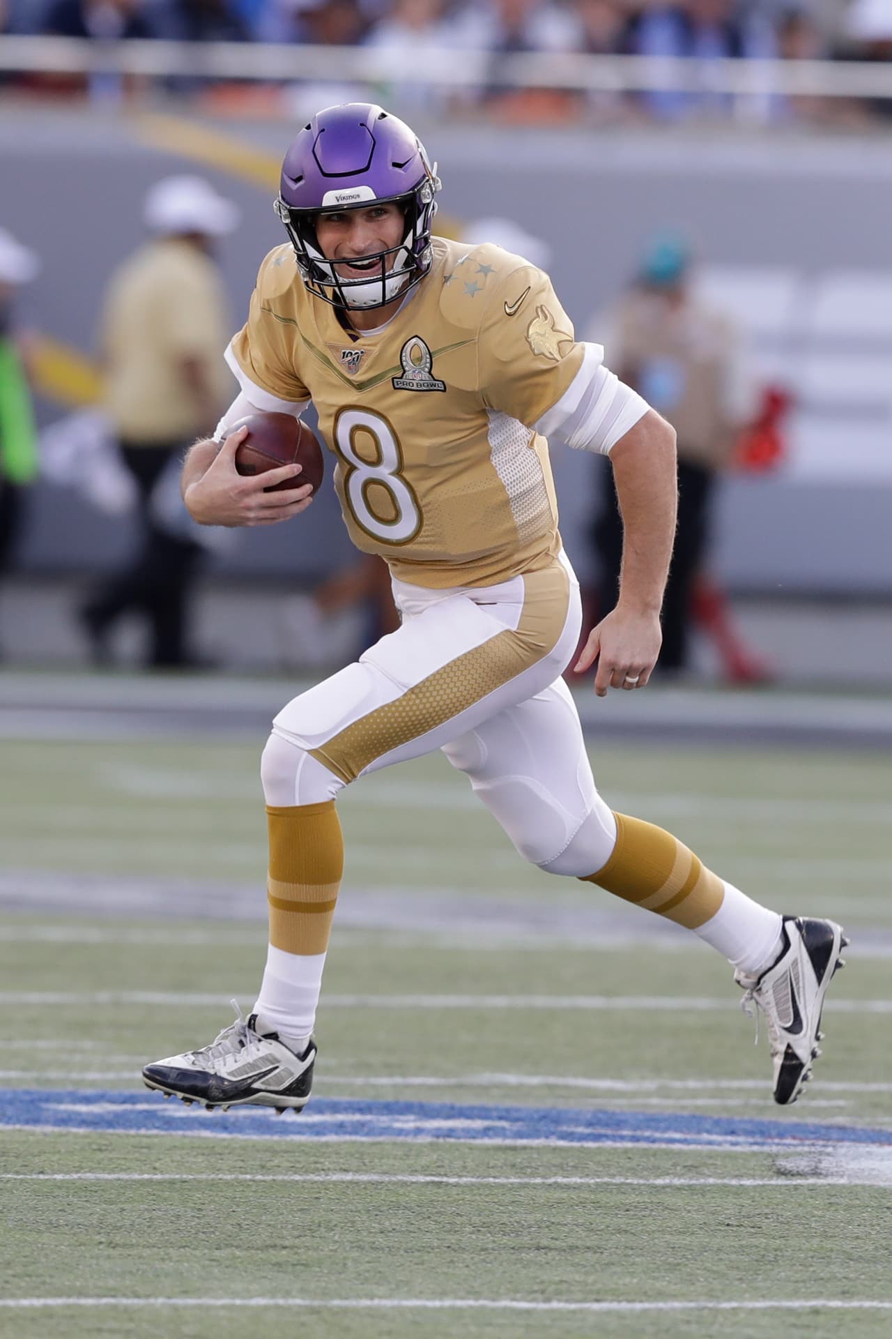 Kirk Cousins fue el QB de la NFC con más actividad tras lanzar 22 envíos, completó 13 y acumuló 181 yardas, dos touchdowns y una intercepción.