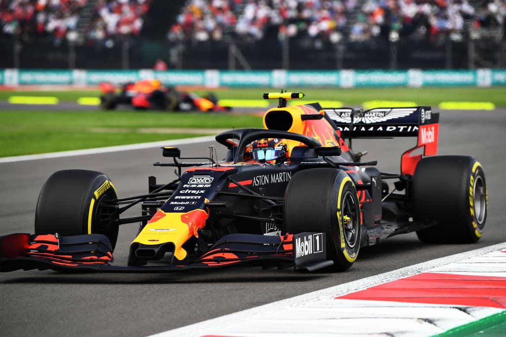 Max Verstappen saldará el domigo en la primera posición y por detrás vendrá Ferrari con Leclerc en la segunda posición y Vettel en la tercera.