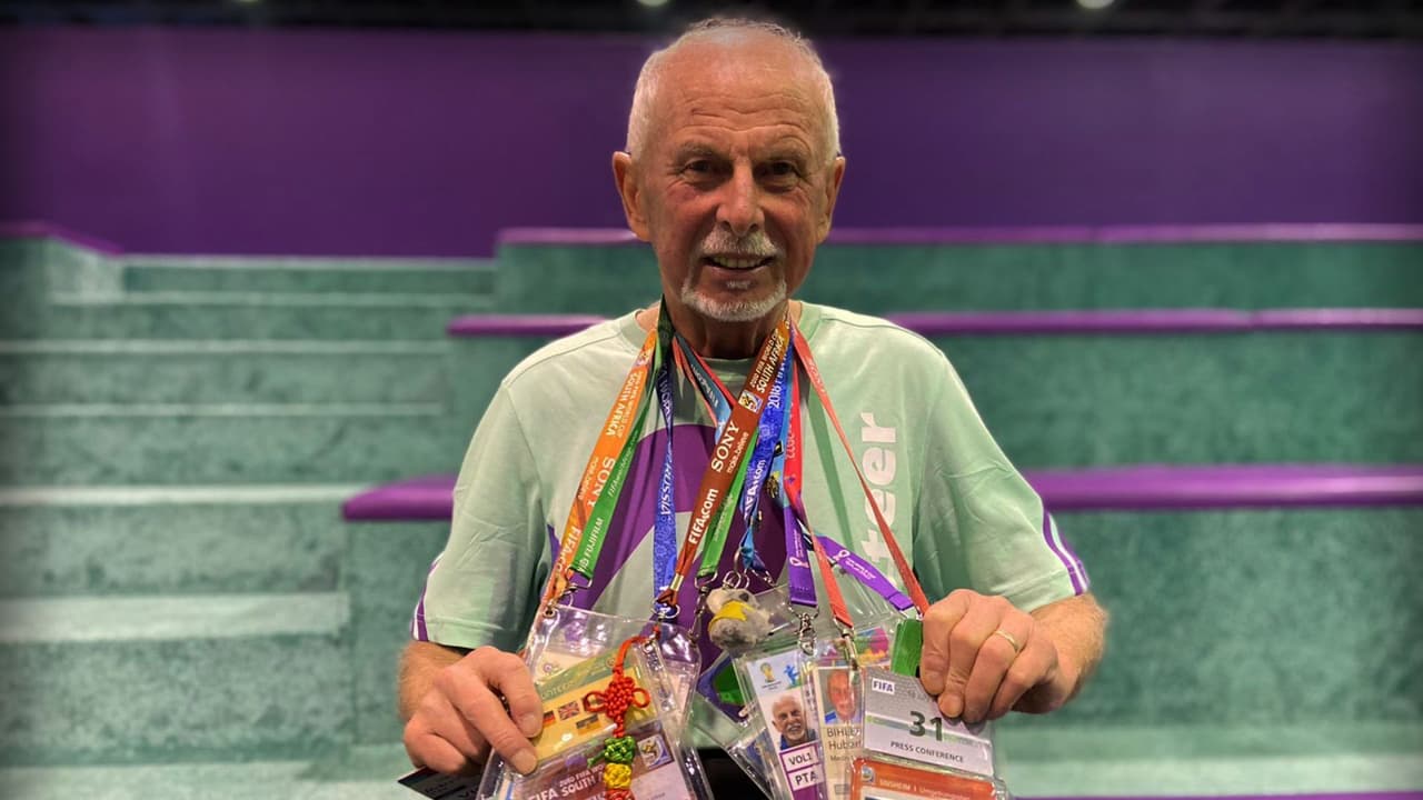 ¡Extraordinario! Voluntario de 77 años ya piensa en el Mundial de México 2026