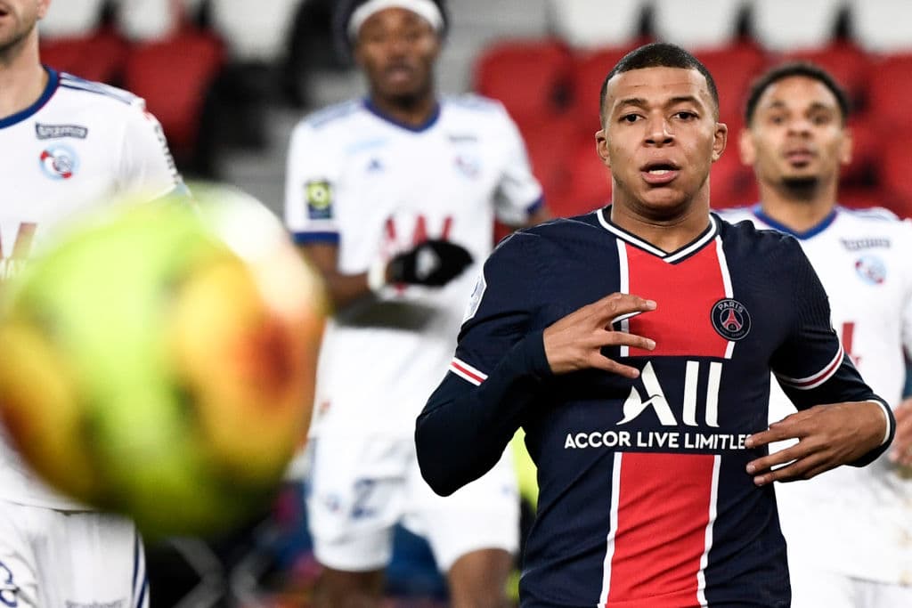 PSG destrozó 4-0 al Racing de Estrasburgo con goles de Pembele, Mbappé, Gueye y Kean.