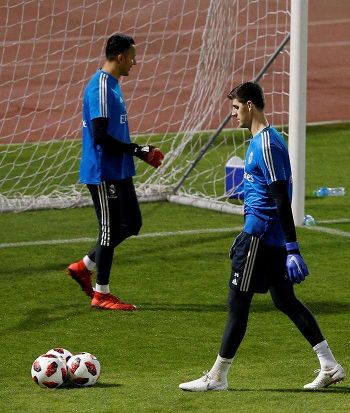 Real Madrid realizó su primera práctica en Abu Dhabi antes de la Semifinal del Mundial de Clubes contra Kashima Antlers, que eliminó a Chivas de Guadalajara y contra el que quiere evitar sorpresas.