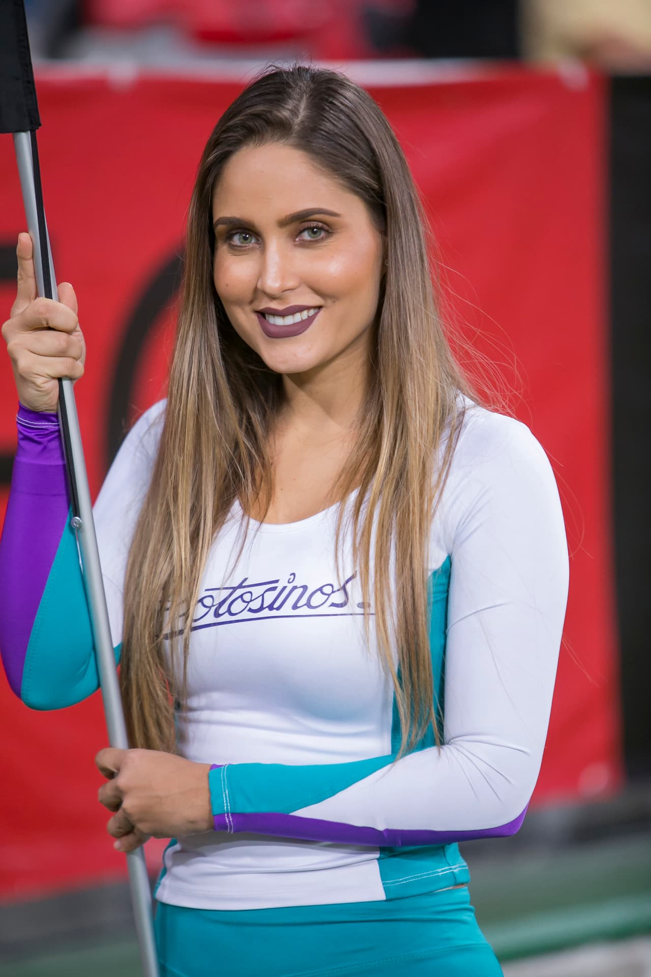 Las animadoras del fútbol mexicano, con su belleza y alegría, le dieron ese toque especial a los encuentros de la jornada del miércoles en la definición de los semifinalistas en la Copa MX.