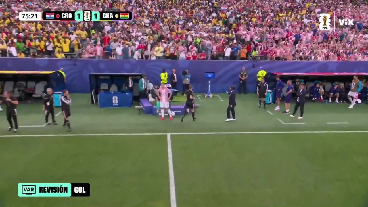 ¡Tras la revisión en el VAR, el gol de Luckassen es válido!