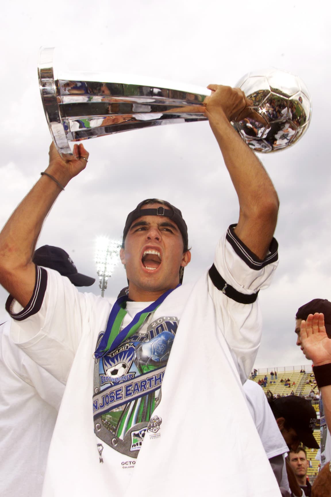 Y si, un joven Landon Donovan guió a los Earthquakes a su primer título en 2001.