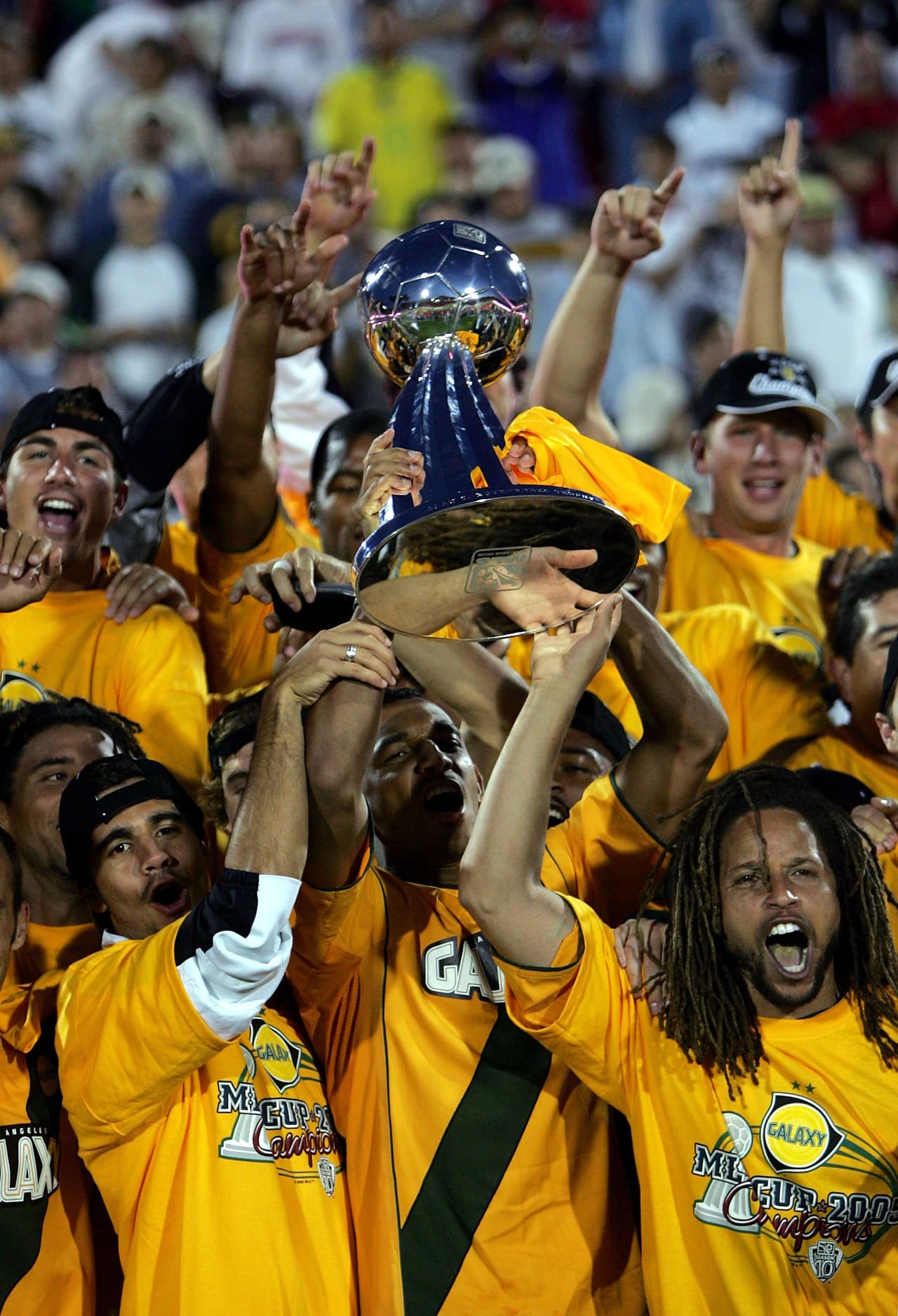 LA Galaxy suma su segunda corona en 2005 tras vencer nuevamente a New England Revolution en Frisco, Texas.