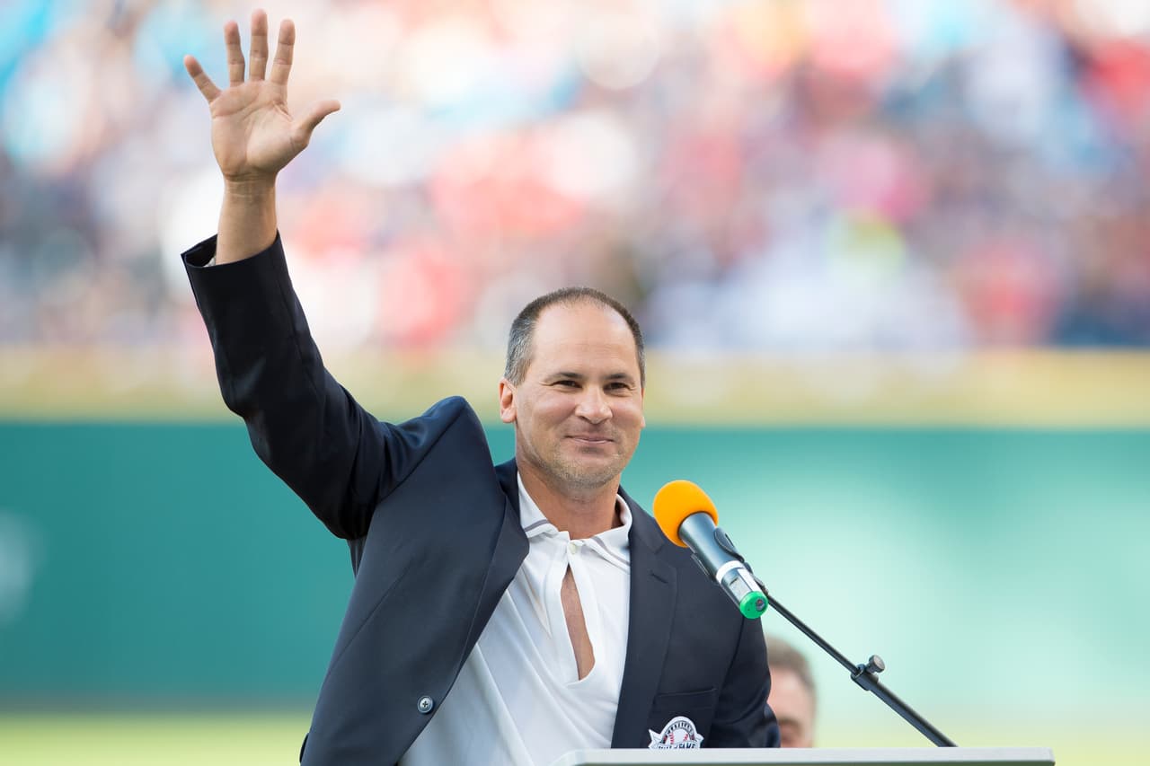 Omar Vizquel no se demoró para dar a conocer sus impresiones 
<a href="http://www.univision.com/deportes/beisbol/mexico-pto-rico-y-venezuela-juntos-en-grupo-de-la-muerte-del-clasico-mundial-de-beisbol" target="_blank">sobre el Grupo D</a>