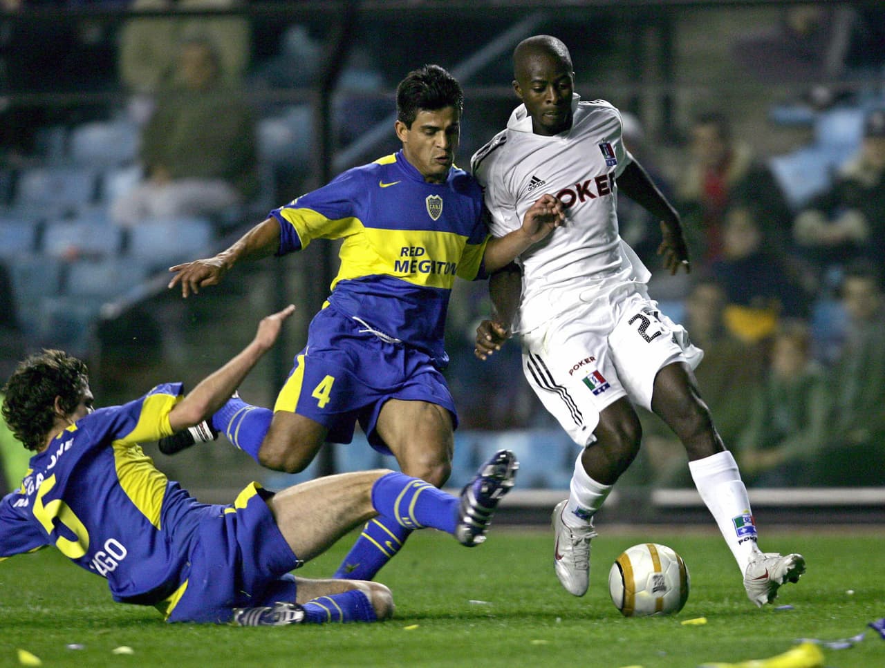 El colombiano Edison Chará fue asesinado en Cali en 2011, mientras jugaba cartas. El defensa destacó en Once Caldas de Colombia y en el fútbol peruano. Militaba en Dailan Aerbin de China.