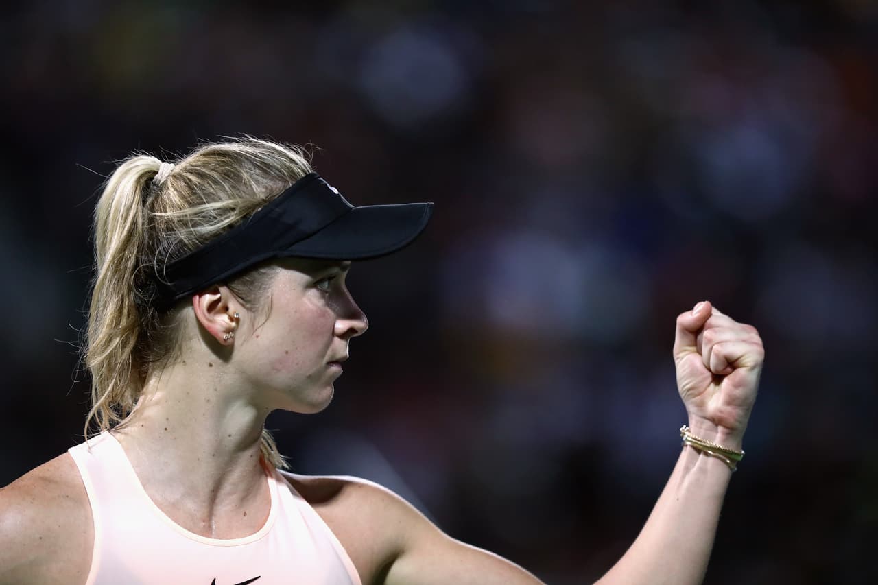 La ucraniana Elina Svitolina, primera favorita y cuarta del mundo, conquistó por segundo año consecutivo el torneo de Dubai tras imponerse en la final a la rusa Daria Kasatkina por 6-4 y 6-0.
