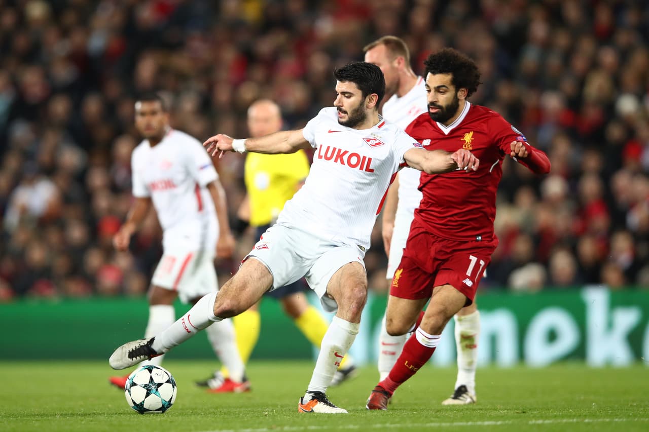 El defensor germano Serdar Taşçı terminó su contrato con el Estambul Başakşehir turco y con 32 años es libre de firmar por cualquier equipo.