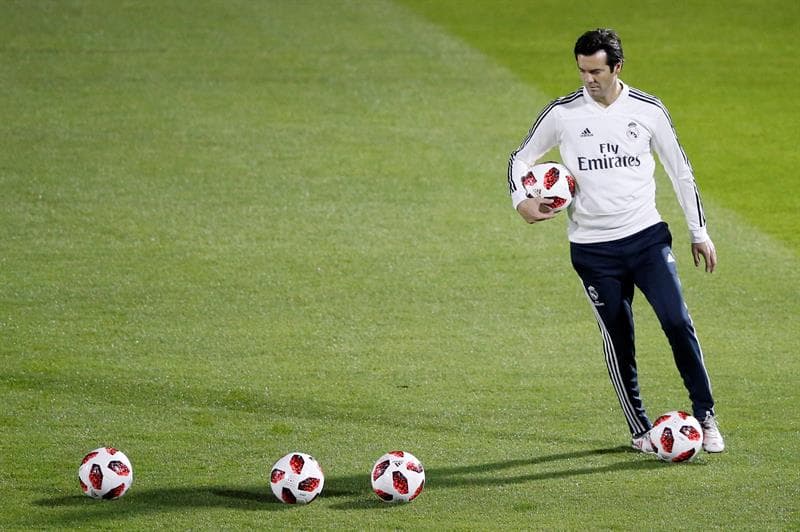 Real Madrid realizó su primera práctica en Abu Dhabi antes de la Semifinal del Mundial de Clubes contra Kashima Antlers, que eliminó a Chivas de Guadalajara y contra el que quiere evitar sorpresas.