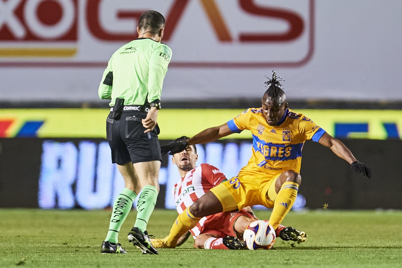 Tigres decide guardar jugadores para el Mundial de Clubes y terminan empatando 1-1 en casa frente al Necaxa.
