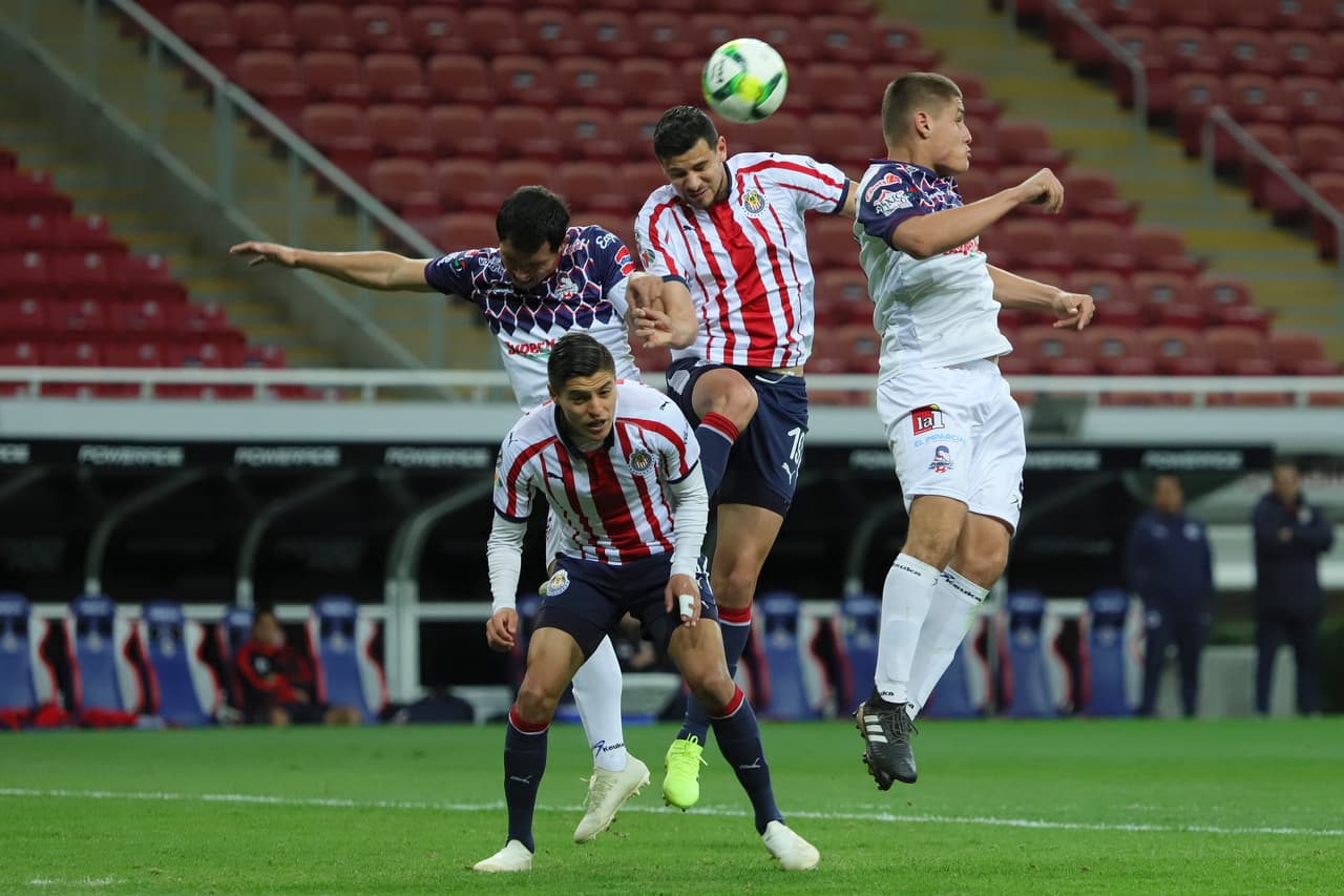 Sin embargo esto le picó el orgullo a los Rojibancos. Empezaron a encimar al rival, a dejarle saber que no querían que se quedara así el marcador.