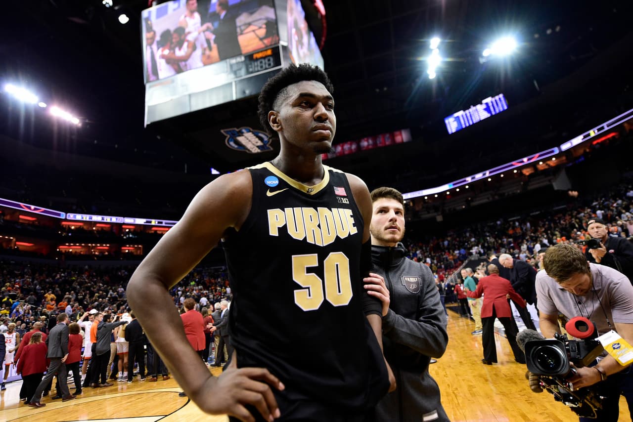 Una dura derrota para Purdue que se había convertido en el caballo negro de este torneo y tuvieron sus chances ante Virginia, pero no pudieron capitalizarlas.