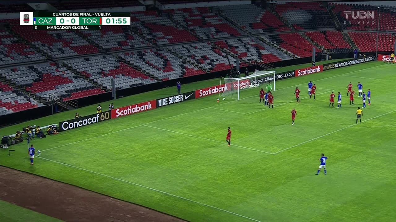 ¡TIRO ATAJADO! disparo por Walter Montoya.