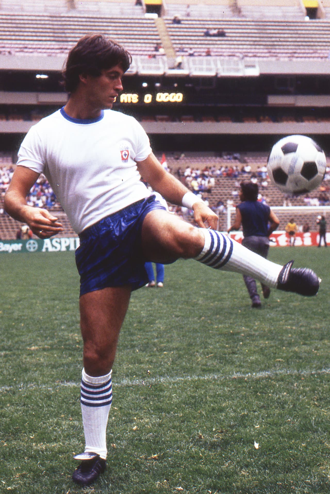 Agustín Manzo 
<br>
<br>Agustín Manzo logró anotarle 2 goles al América mientras jugaba con Cruz Azul.