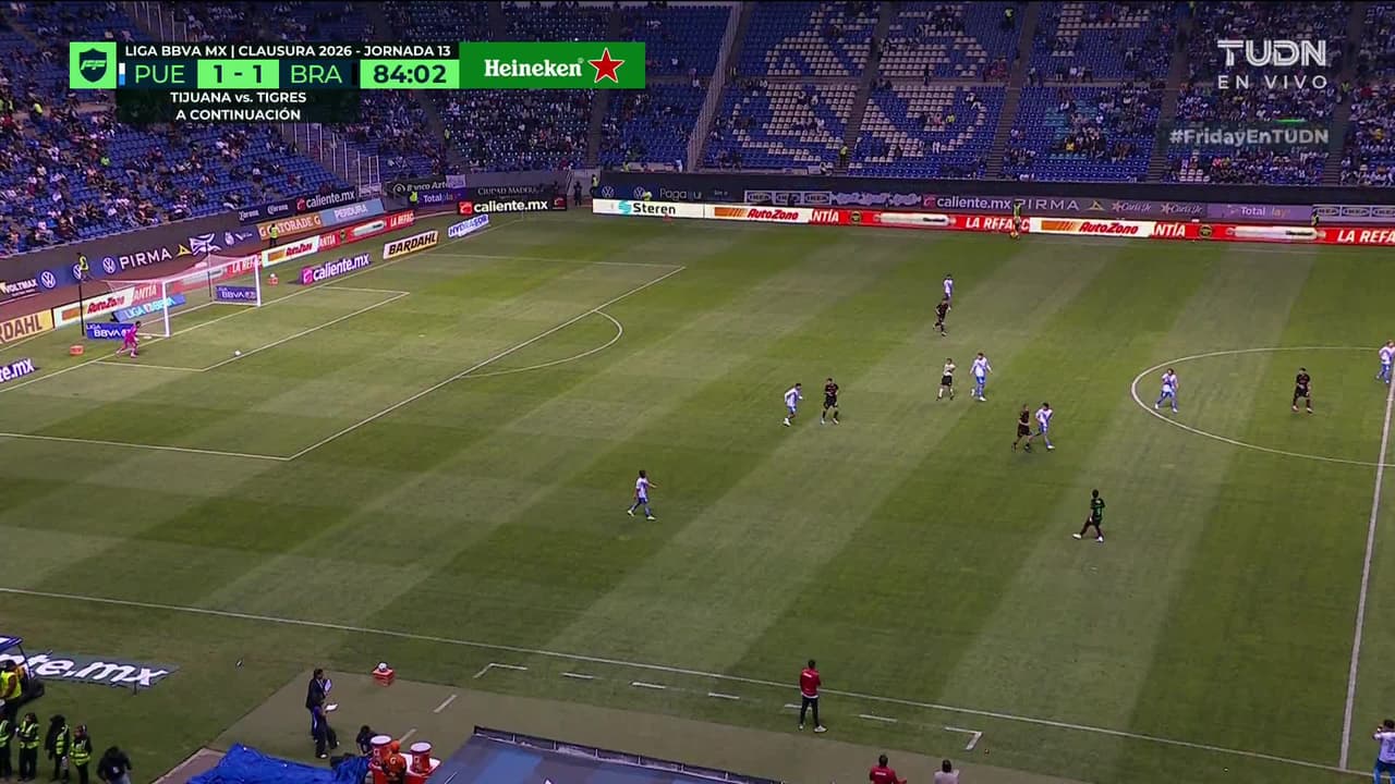 ¡TIRO ATAJADO! disparo por Emiliano Gómez.