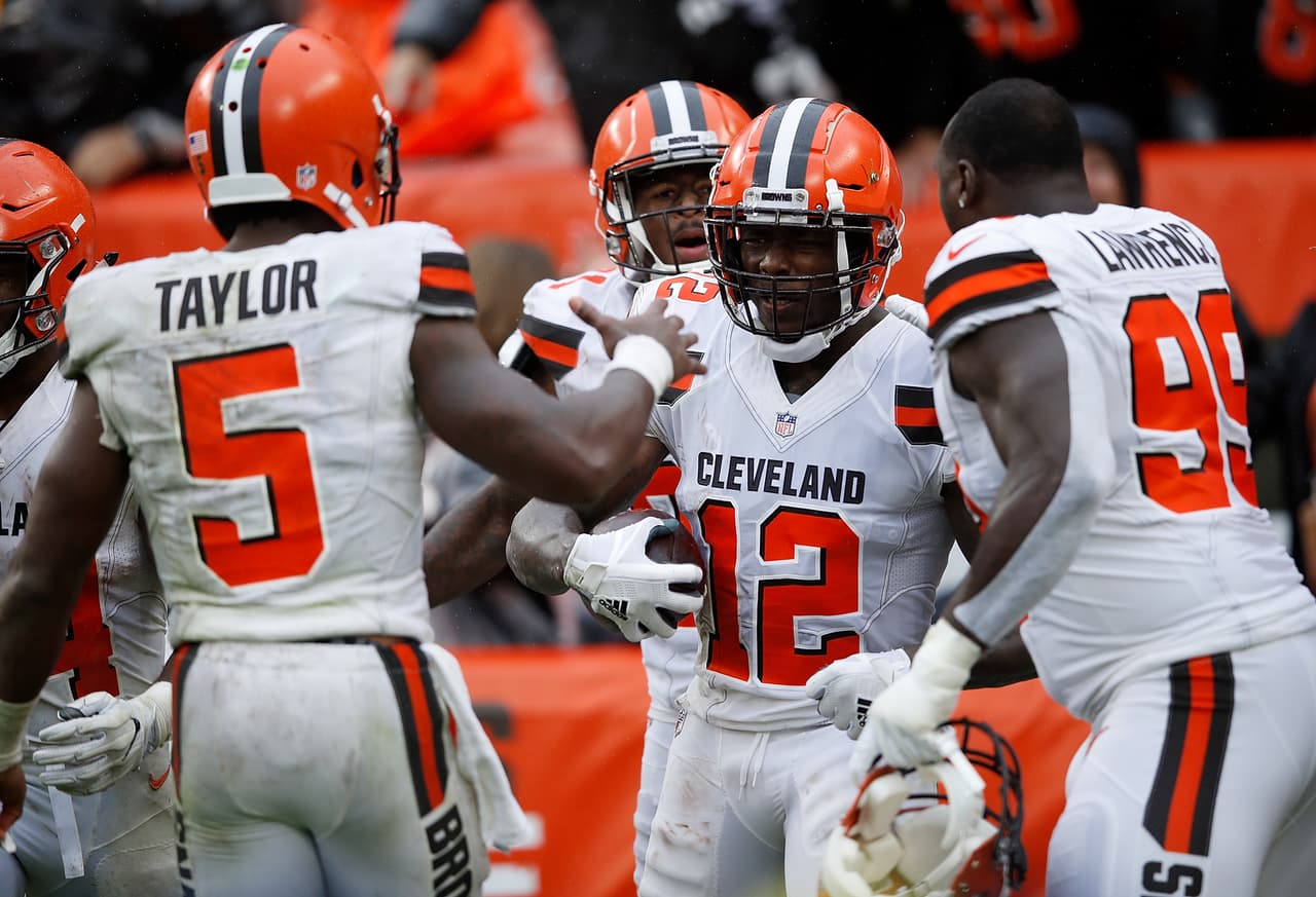 Los Browns cortarán a Josh Gordon tras lesionarse durante la sesión de fotos