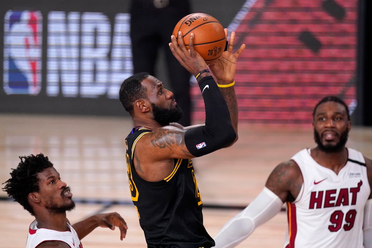 Los Lakers ganan 124-114 al Heat y lideran la serie 2-0 | Anthony Davis y LeBron James fueron los máximos anotadores del segundo juego de las Finales 2020.