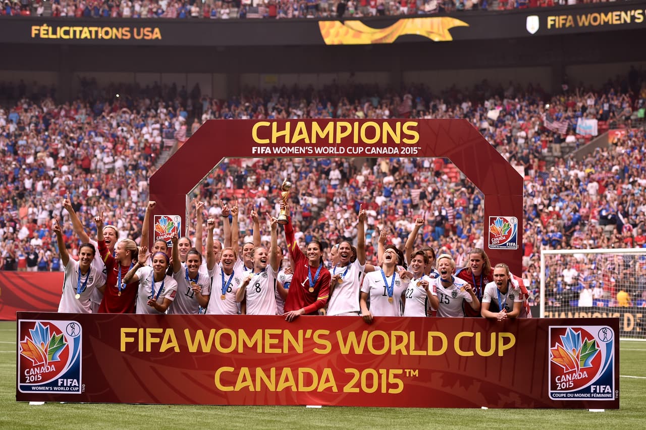 La selección femenil de Estados Unidos, se coronó en la Copa del Mundo Femenil al derrotar por 5-2 a Japón.