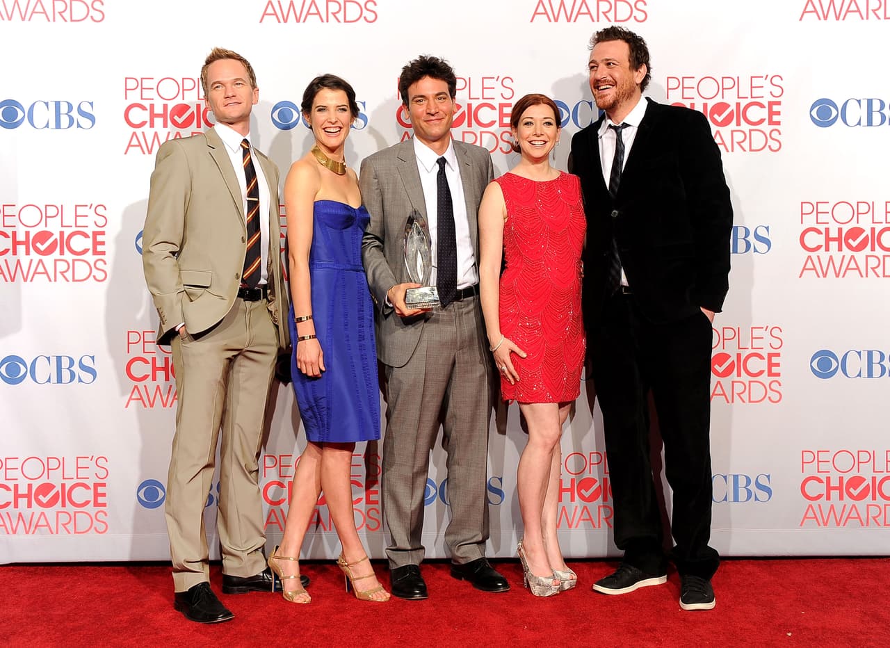 La serie fue protagonizada por Josh Radnor, Cobie Smulders, Neil Patrick Harris, Jason Segel y Alyson Hannigan.