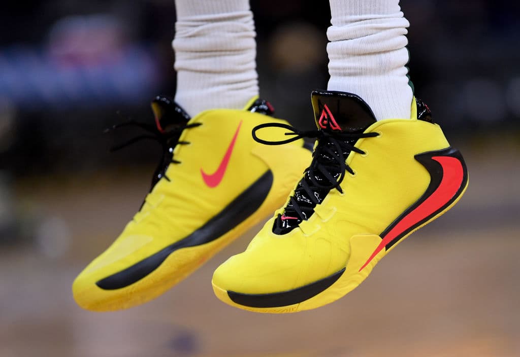 De colores, con dedicación o camuflados, los diseños de los mejores basquetbolistas del mundo.