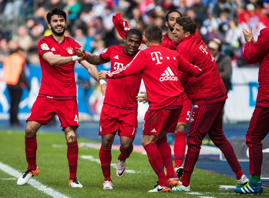 Bayern Múnich celebra un triunfo que le deja a tiro el título alemán.