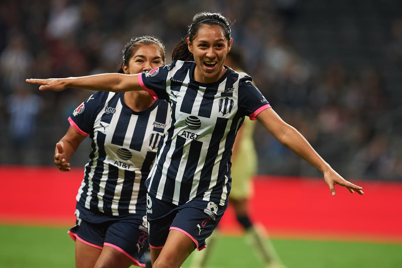 Valeria Valdez y Mónica Monsivais marcaron en el tirunfo de las Rayadas para avanzar a la Final.