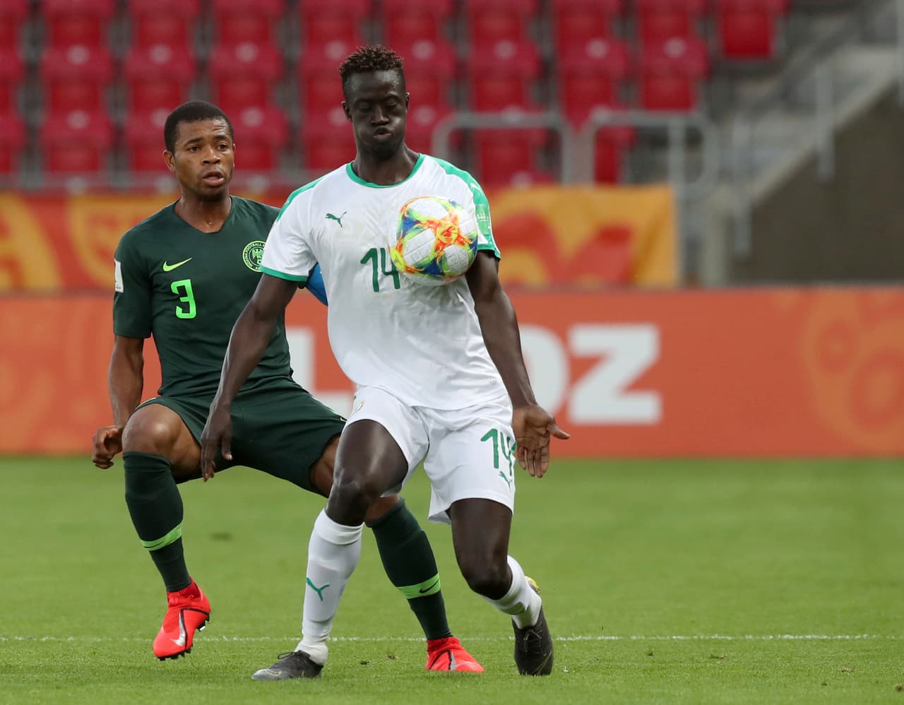 Pero esto no sucedió, pues Senegal hizo un magnífico manejo de partido, aunque no estuvieron exentos de pasar sustos, aunque al final contuvieron a Nigeria para avanzar a la ronda de los ocho mejores.